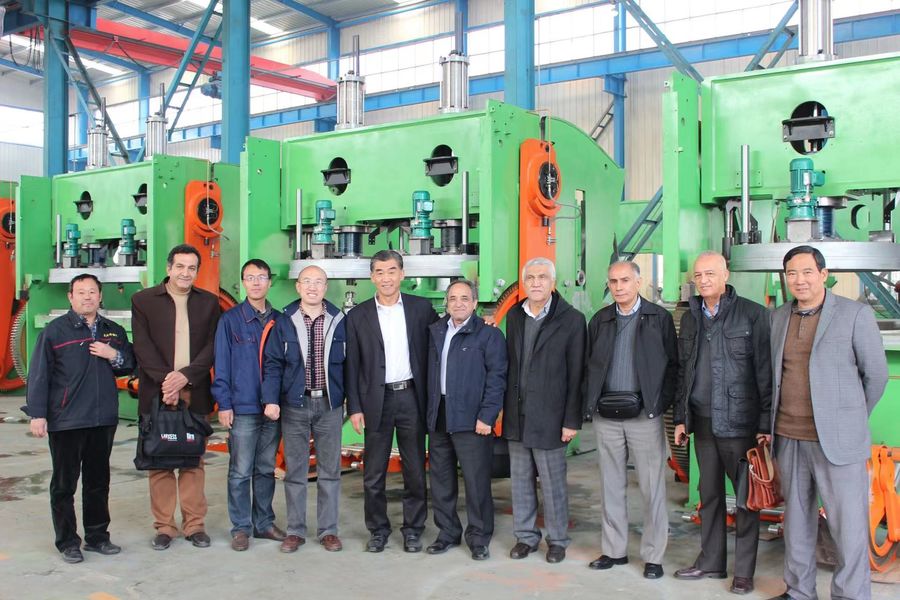 चीन QINGDAO SHENGHUALONG RUBBER MACHINERY CO.,LTD कंपनी प्रोफाइल